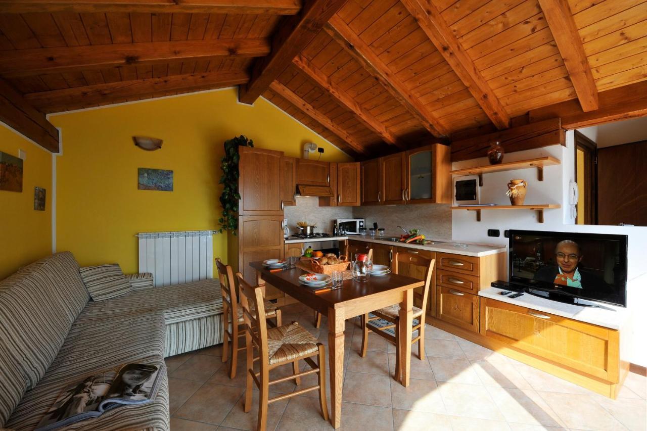 Residence Borgo La Sorgente Граведона Екстер'єр фото