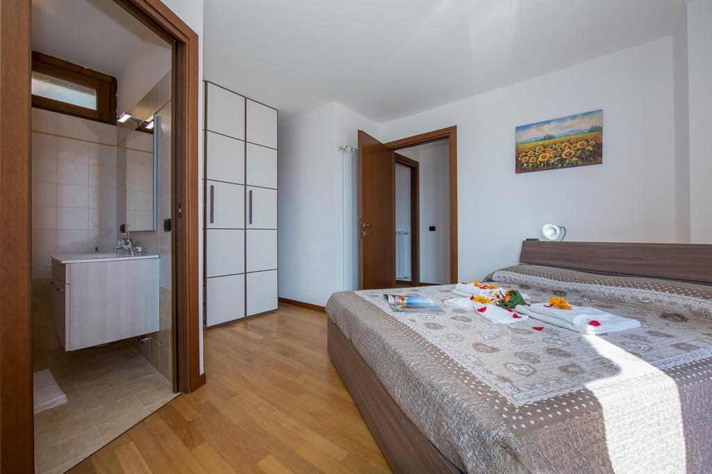 Residence Borgo La Sorgente Граведона Екстер'єр фото