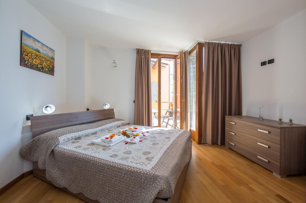 Residence Borgo La Sorgente Граведона Екстер'єр фото